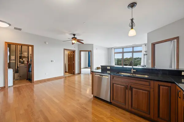 160 S River ST #409, Aurora, IL 60506