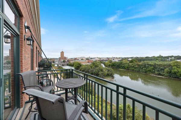 160 S River ST #409, Aurora, IL 60506
