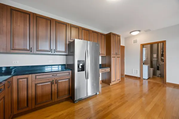 160 S River ST #409, Aurora, IL 60506