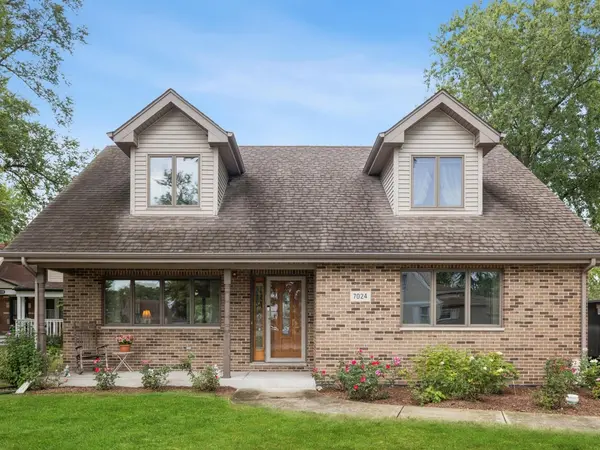 7024 Garden LN, Bridgeview, IL 60455