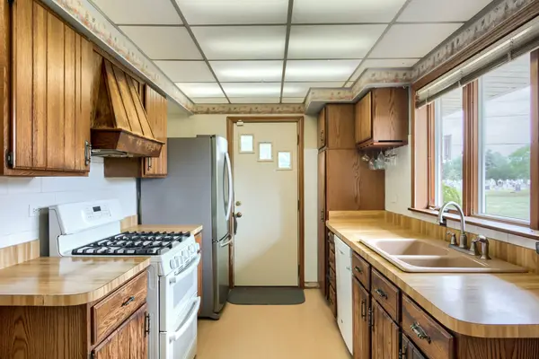 9100 S Central Park AVE, Evergreen Park, IL 60805