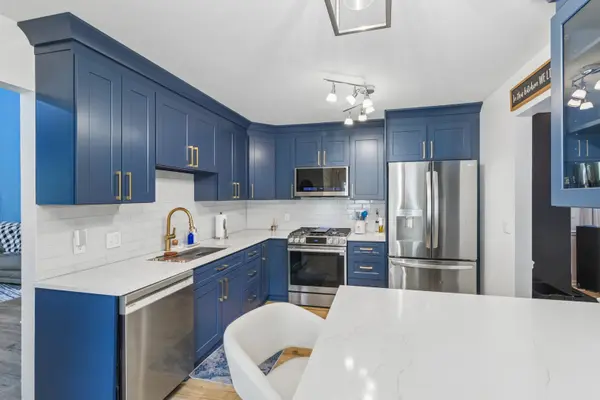 771 Covington CIR, Crystal Lake, IL 60014