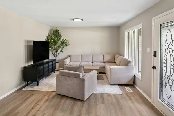 16400 Sherwood DR, Orland Park, IL 60462