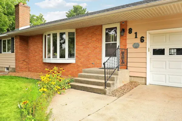 816 Maple ST, Farmington, MN 55024
