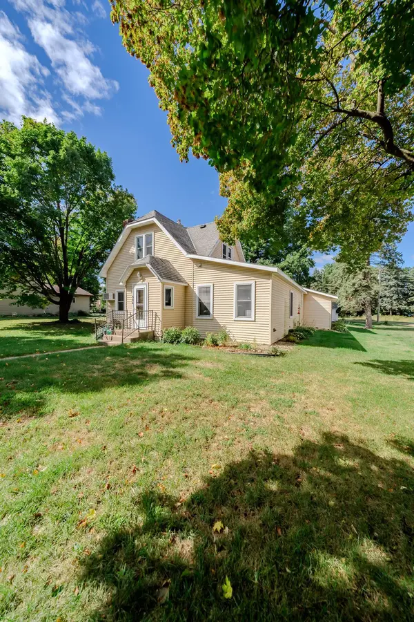 504 Degraff AVE, Swanville, MN 56382