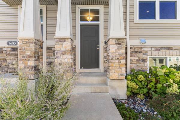 7683 Anthony PL, Victoria, MN 55386