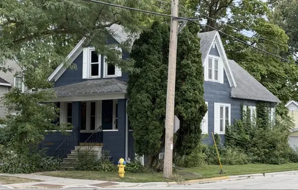 843 DOUSMAN ST, Green Bay, WI 54303-2843
