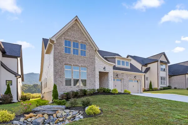 8126 Sir Oliphant Way, Ooltewah, TN 37363
