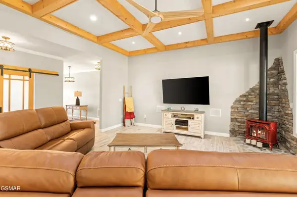 672 Winding Creek Way, Walland, TN 37886