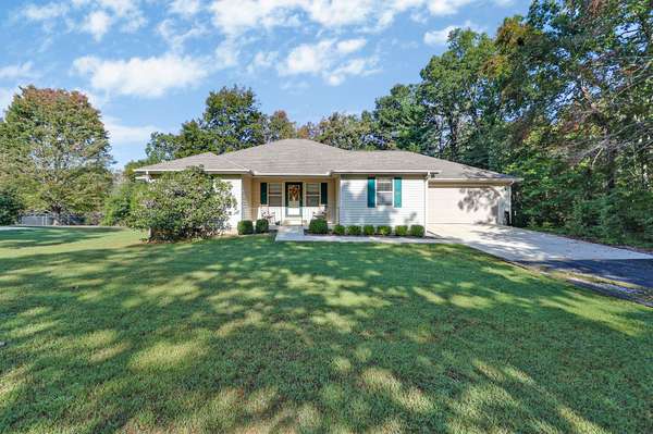 361 Creekway Dr, Crossville, TN 38555