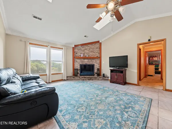 760 Gates Lane, Kodak, TN 37764