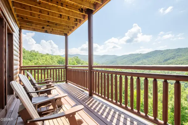 927 Street Of Dreams Way, Gatlinburg, TN 37738
