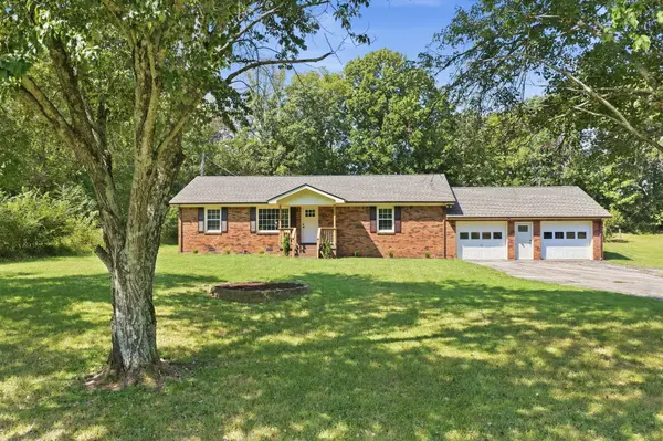 180 Maple St, Gordonsville, TN 38563