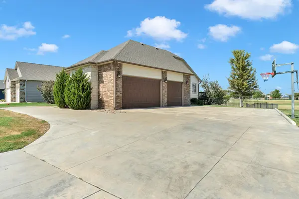 1200 E Park Glen St, Clearwater, KS 67026