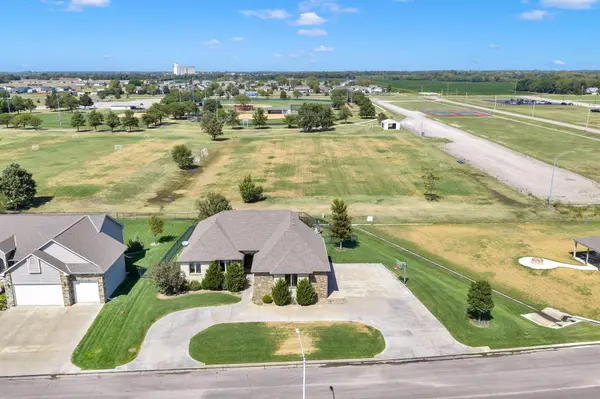 1200 E Park Glen St, Clearwater, KS 67026