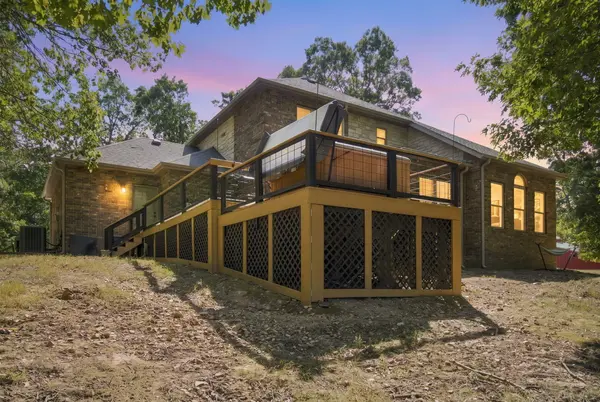 1461 Equestrian RD, Ozark, MO 65721
