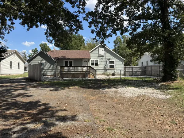 614 S Oakland ST, Webb City, MO 64870