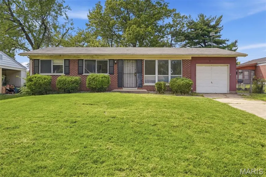 1506 Varnum DR, St Louis, MO 63136
