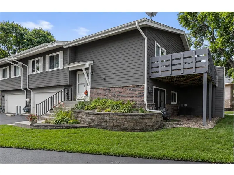 11123 Xavier CIR, Bloomington, MN 55437