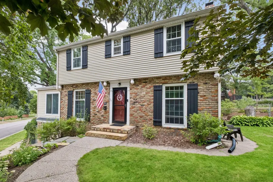 1995 Norfolk AVE, Saint Paul, MN 55116