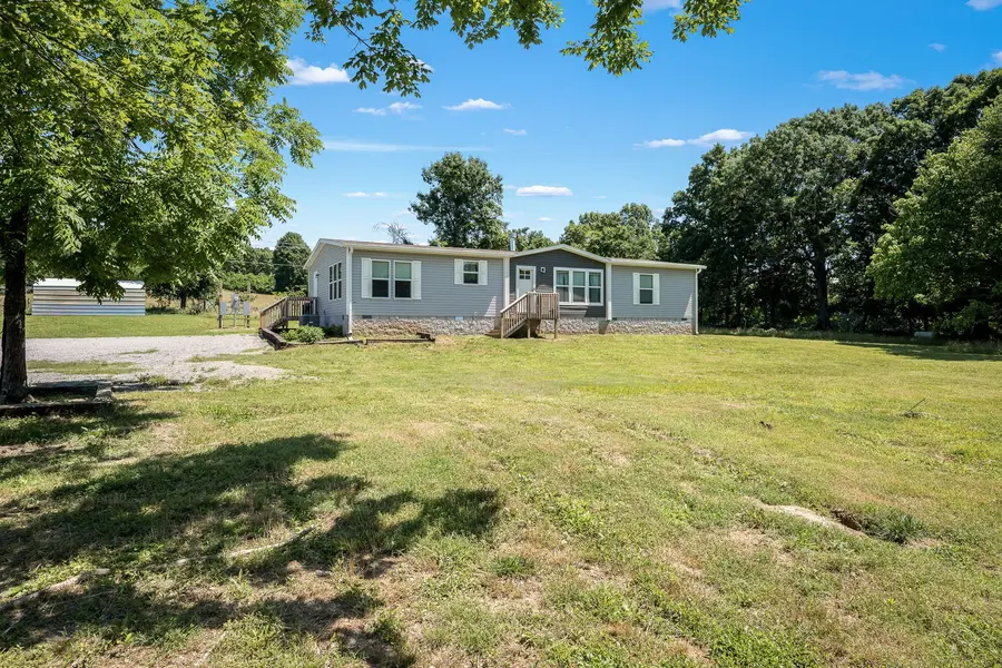 505 Philippi Rd, Wartrace, TN 37183