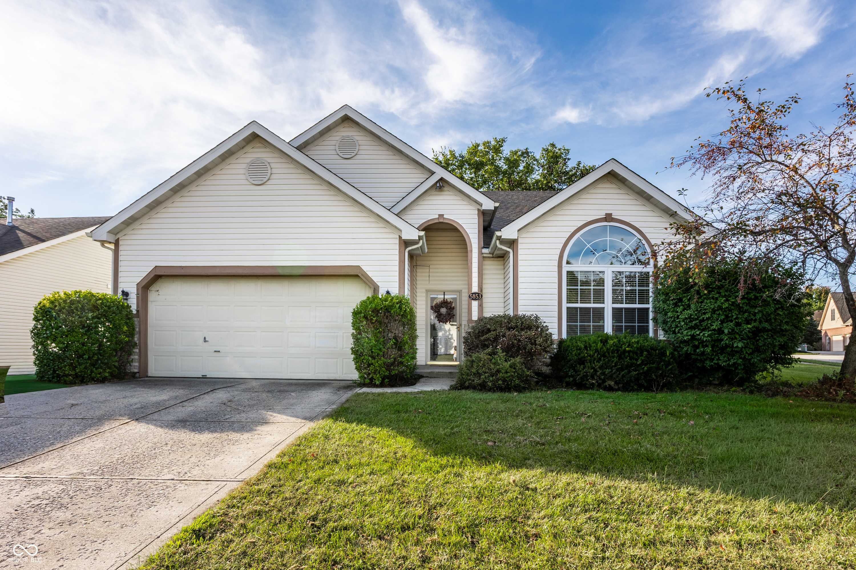 5853 Lost Oaks DR, Carmel, IN 46033