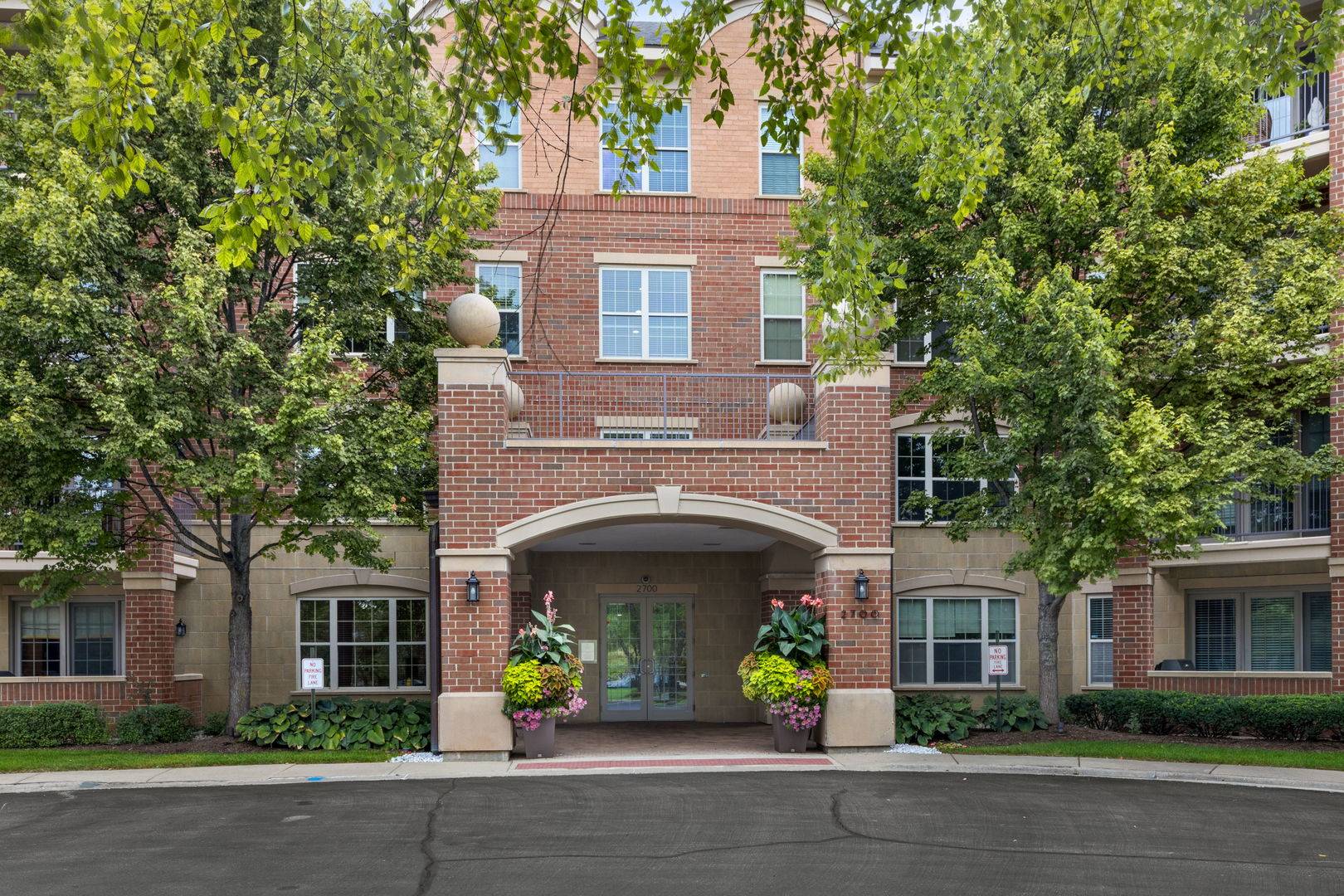 2700 Summit DR #309, Glenview, IL 60025