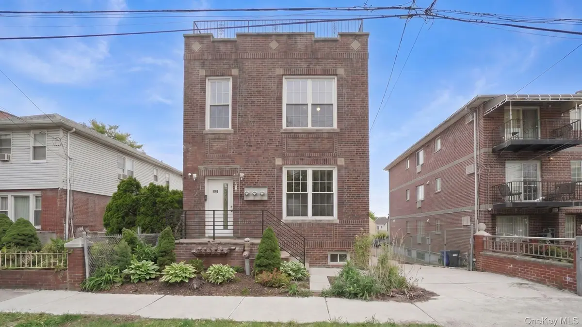 2424 Esplanade AVE, Bronx, NY 10469