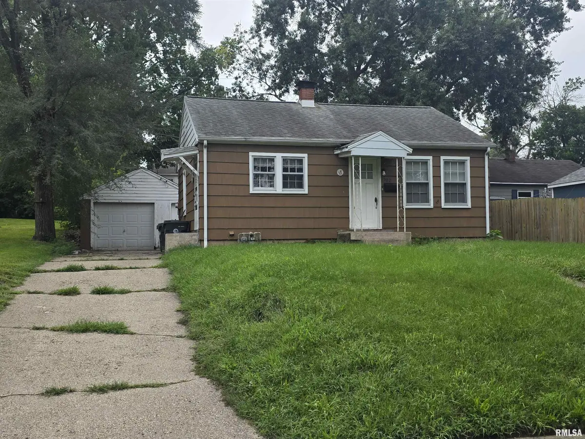 1502 STATE ST, Pekin, IL 61554