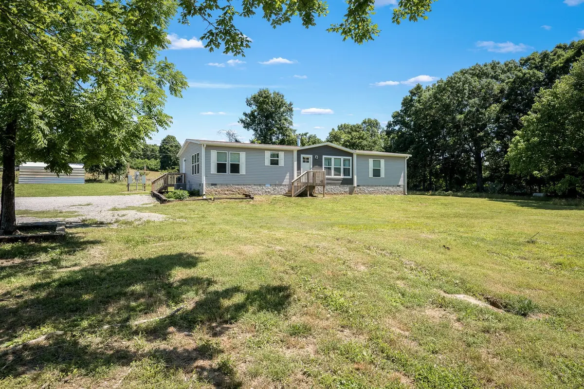 505 Philippi Rd, Wartrace, TN 37183