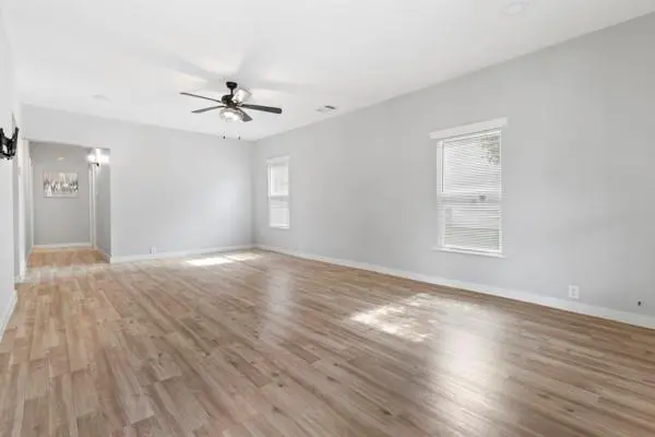 327 E Hull Street, Denison, TX 75021