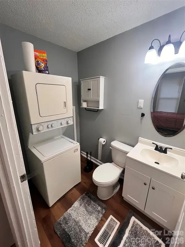 1901 Irma ST, Charlotte, NC 28216