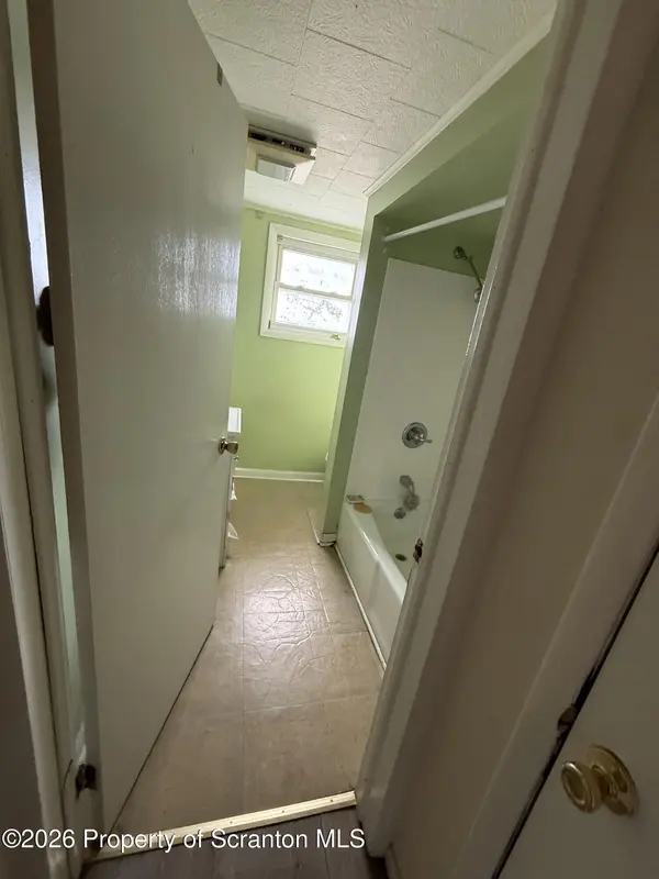 934 Cottage ST, Peckville, PA 18452