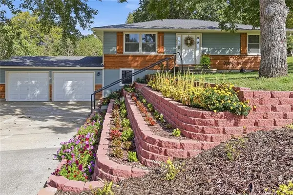 1620 Spruce ST, Leavenworth, KS 66048