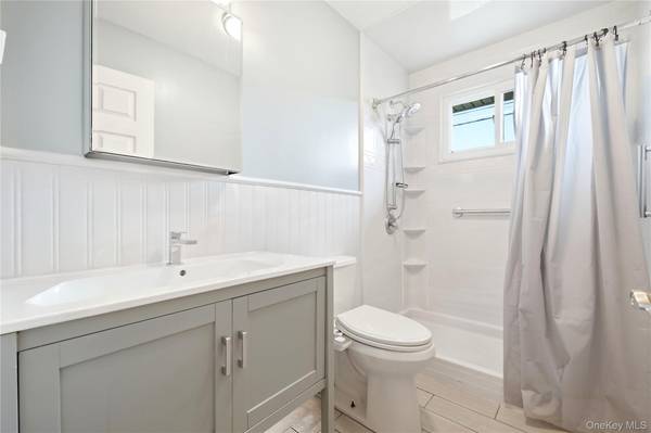 222 Jerusalem AVE, Massapequa, NY 11758