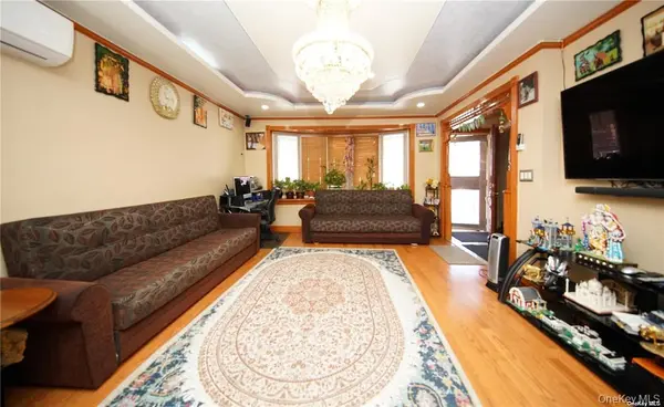 54-13 153rd ST, Flushing, NY 11355