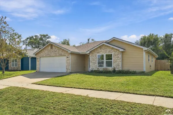 760 North ST, Lawrence, KS 66044