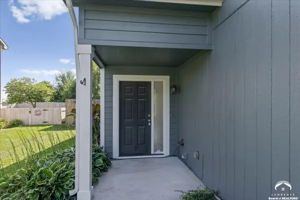 2350 Surrey DR, Lawrence, KS 66046