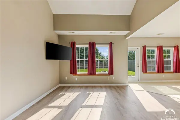 2350 Surrey DR, Lawrence, KS 66046
