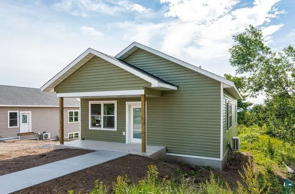 12 W 11th St, Duluth, MN 55806