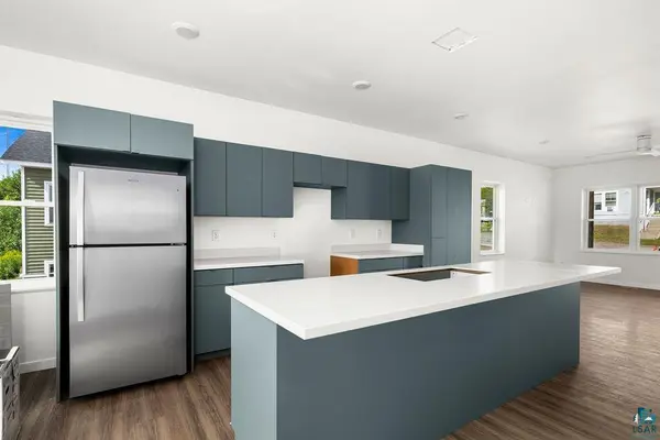 12 W 11th St, Duluth, MN 55806