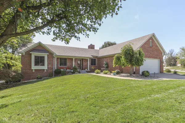3259 Buckmoor Pkwy, Greenwood, IN 46143