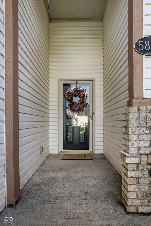 5853 Lost Oaks DR, Carmel, IN 46033
