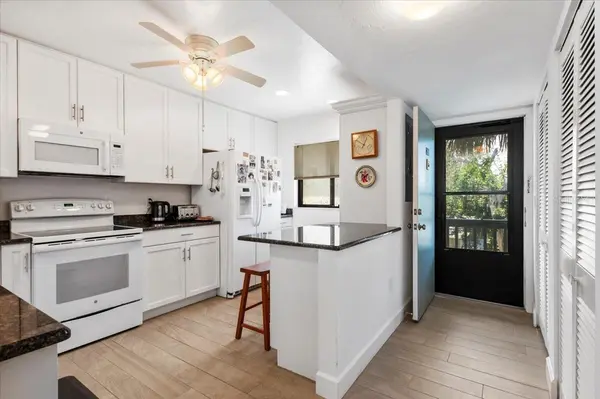 1519 PELICAN POINT DR #288, Sarasota, FL 34231