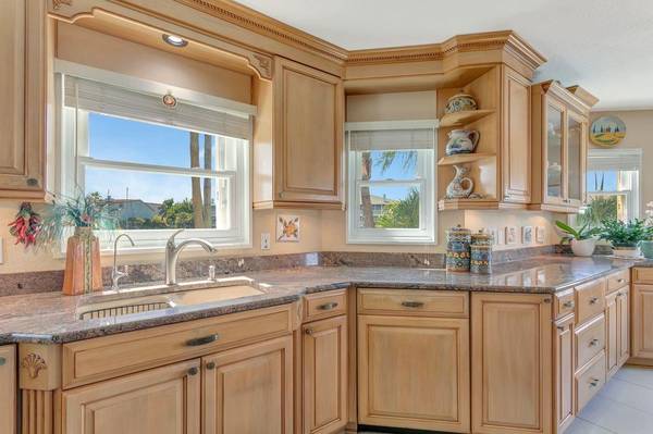 205 6TH ST E, Tierra Verde, FL, 33715 photo 19