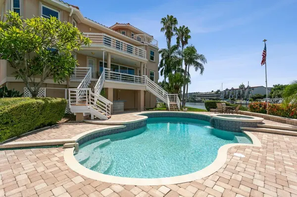 205 6TH ST E, Tierra Verde, FL 33715