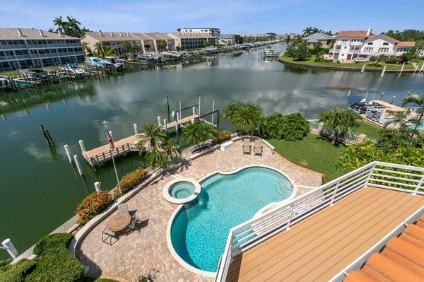 205 6TH ST E, Tierra Verde, FL 33715