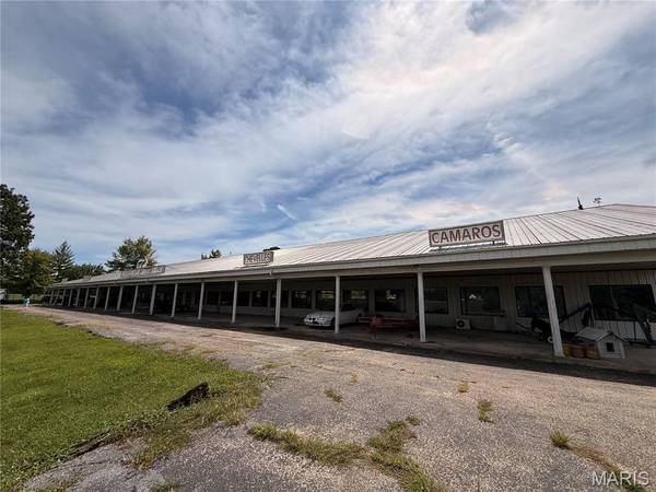 21699 County Road, St James, MO 65559