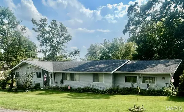 242 Gall RD, Columbia, IL 62236