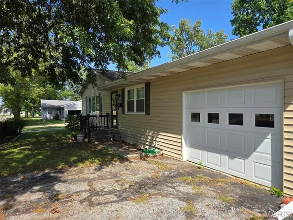 410 S Monroe ST, Monroe City, MO 63456